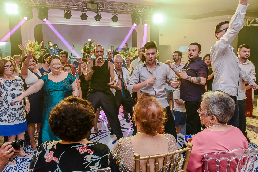 Festa de aniversario de 80 anos comemoracao em familia no clube sirio libanes em santos assessoria jean michel decoracao boulevar flores 