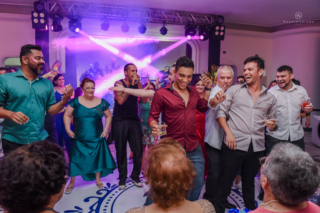 Festa de aniversario de 80 anos comemoracao em familia no clube sirio libanes em santos assessoria jean michel decoracao boulevar flores 