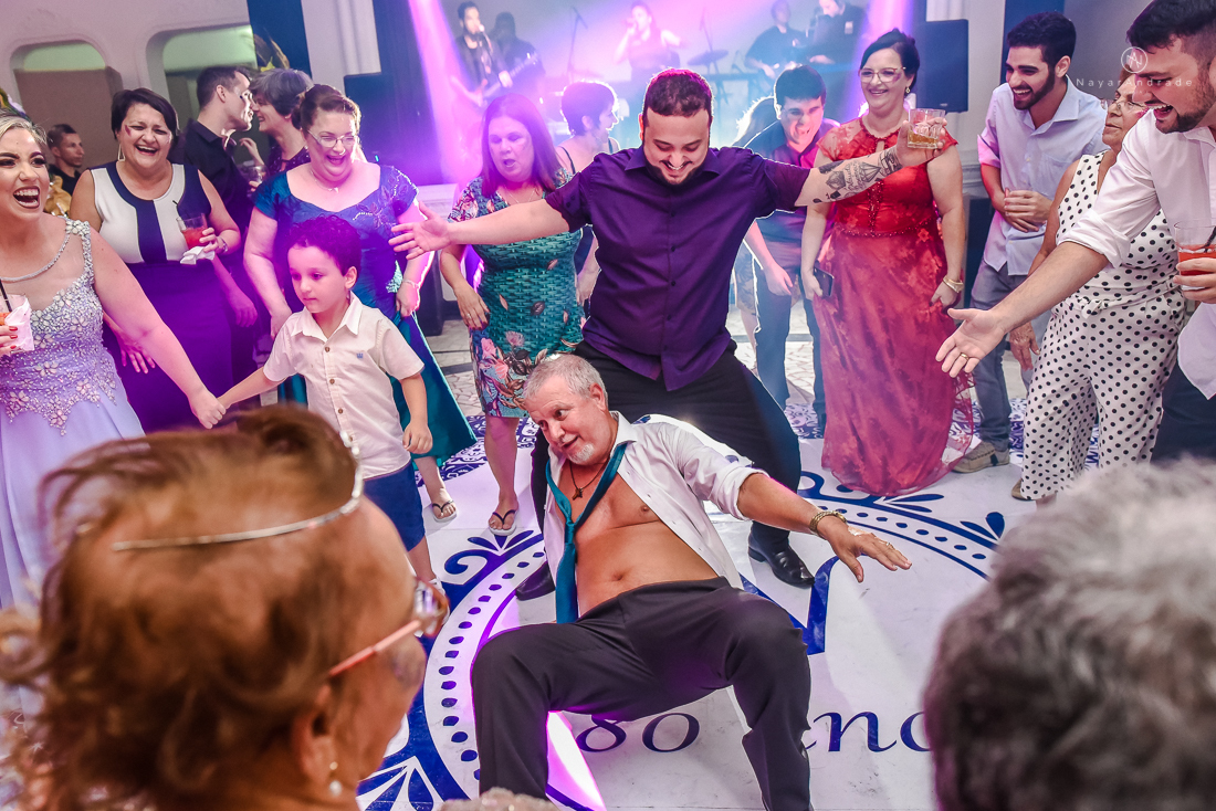 Festa de aniversario de 80 anos comemoracao em familia no clube sirio libanes em santos assessoria jean michel decoracao boulevar flores 