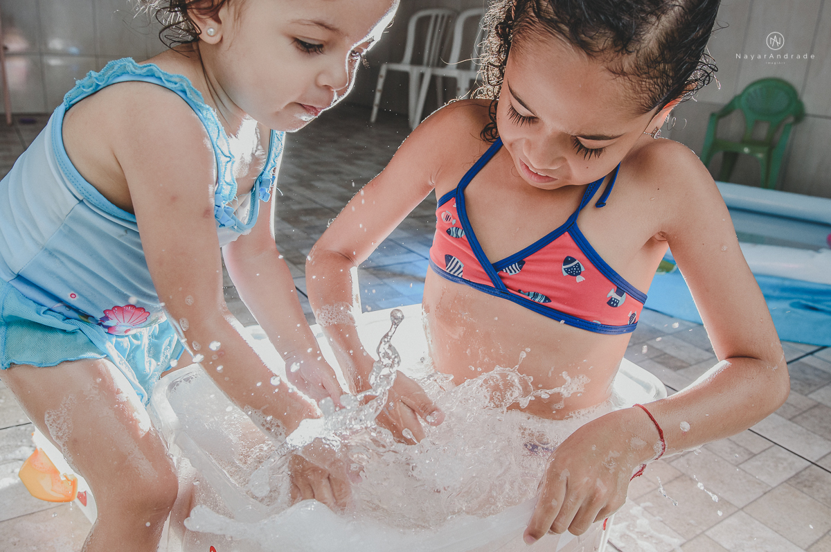 banho de piscina e mangueira na casa da vovo  com direito a espuma e sabao ensaio infantil lifestyle