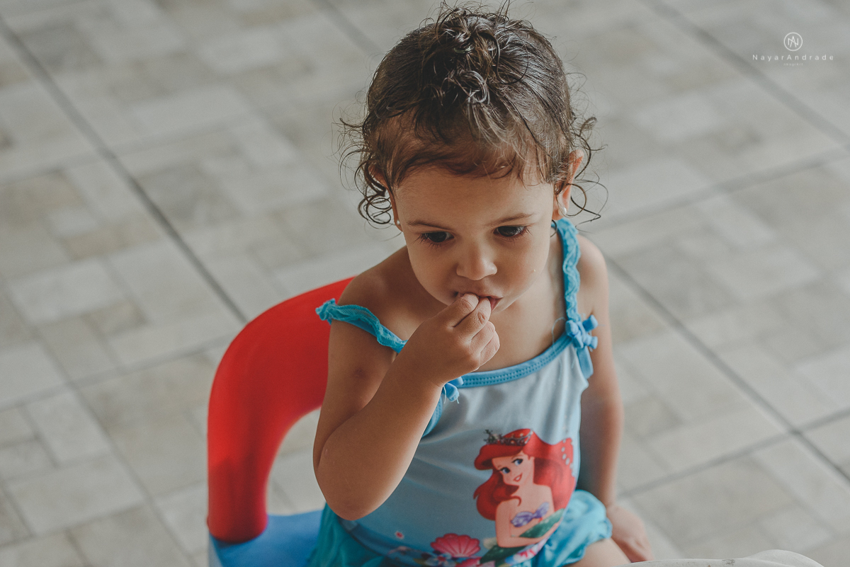banho de piscina e mangueira na casa da vovo  com direito a espuma e sabao ensaio infantil lifestyle