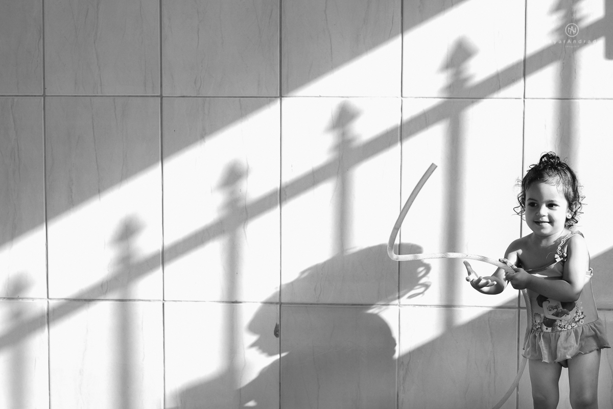 banho de piscina e mangueira na casa da vovo  com direito a espuma e sabao ensaio infantil lifestyle