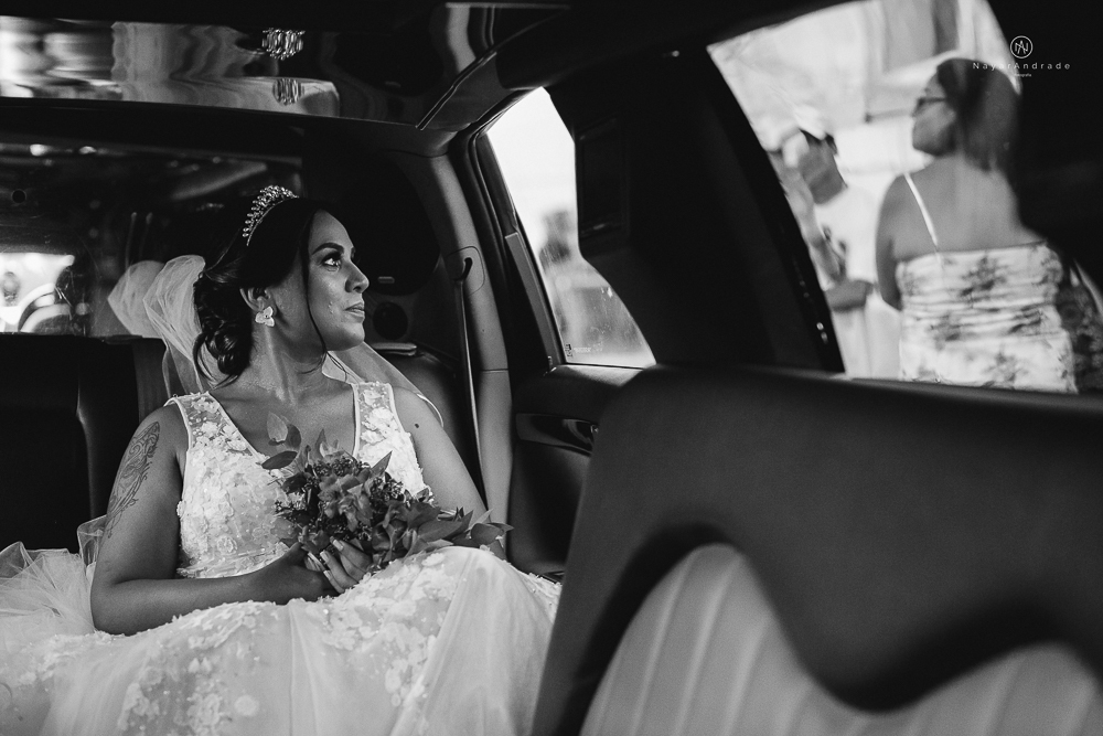 decoraçao rustica tropical com flores oloridas casamento noturno