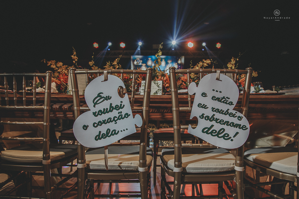 decoraçao rustica tropical com flores oloridas casamento noturno
