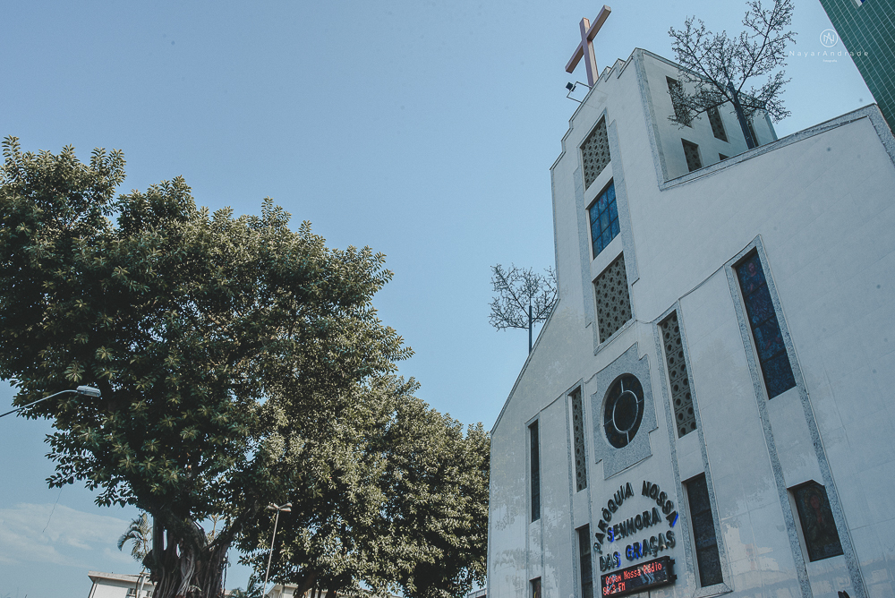 decoraçao rustica tropical com flores oloridas casamento noturnodecoraçao rustica tropical com flores oloridas casamento noturno
