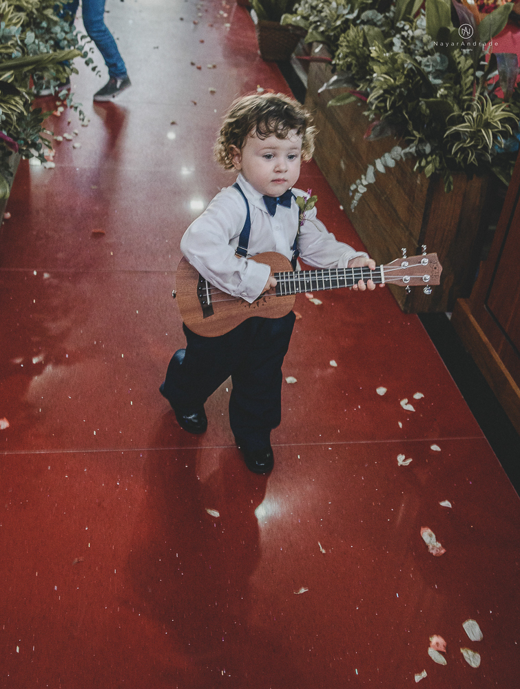 decoraçao rustica tropical com flores oloridas casamento noturno