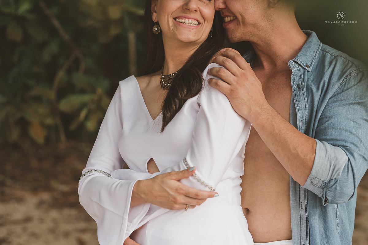 ensaio na praia do guaruja com por do sol lindo barraca barco ceu azul casal apaixonado ensaio incrivel feito pela fotografa nayara andrade menina nay