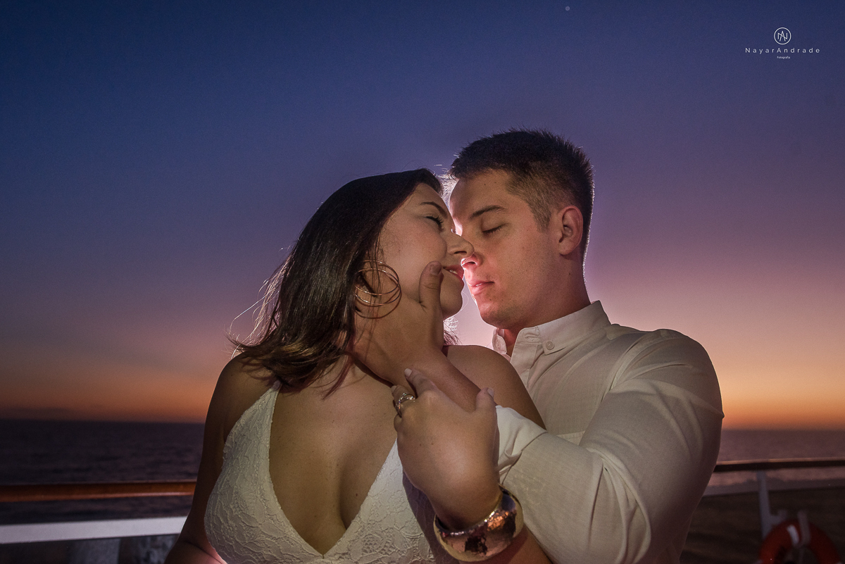 casamento no navio msc seaview noivo bombeiro usando farda fotografia feita pela fotografa nayara andrade de santos festa no navio de casamento