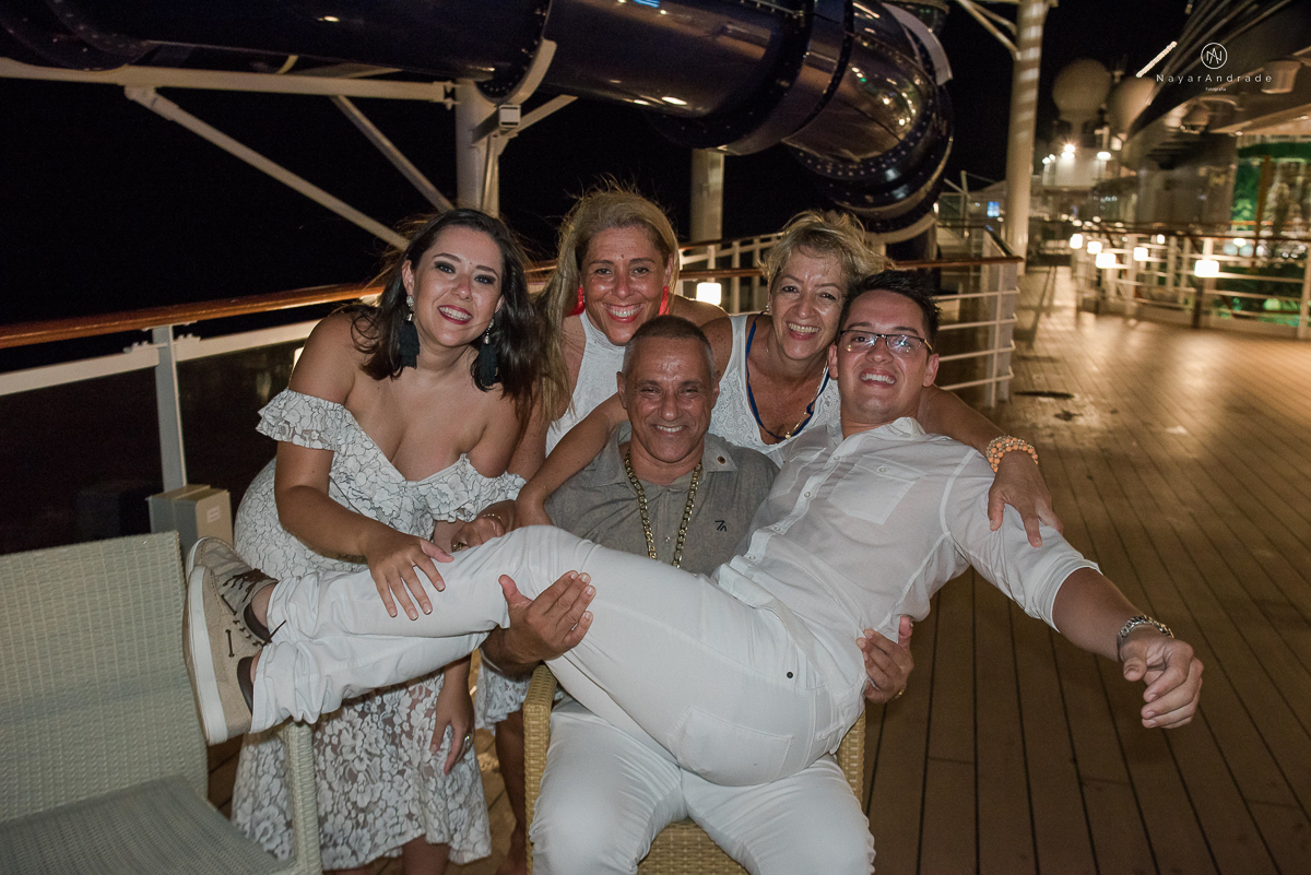 casamento no navio msc seaview noivo bombeiro usando farda fotografia feita pela fotografa nayara andrade de santos festa no navio de casamento