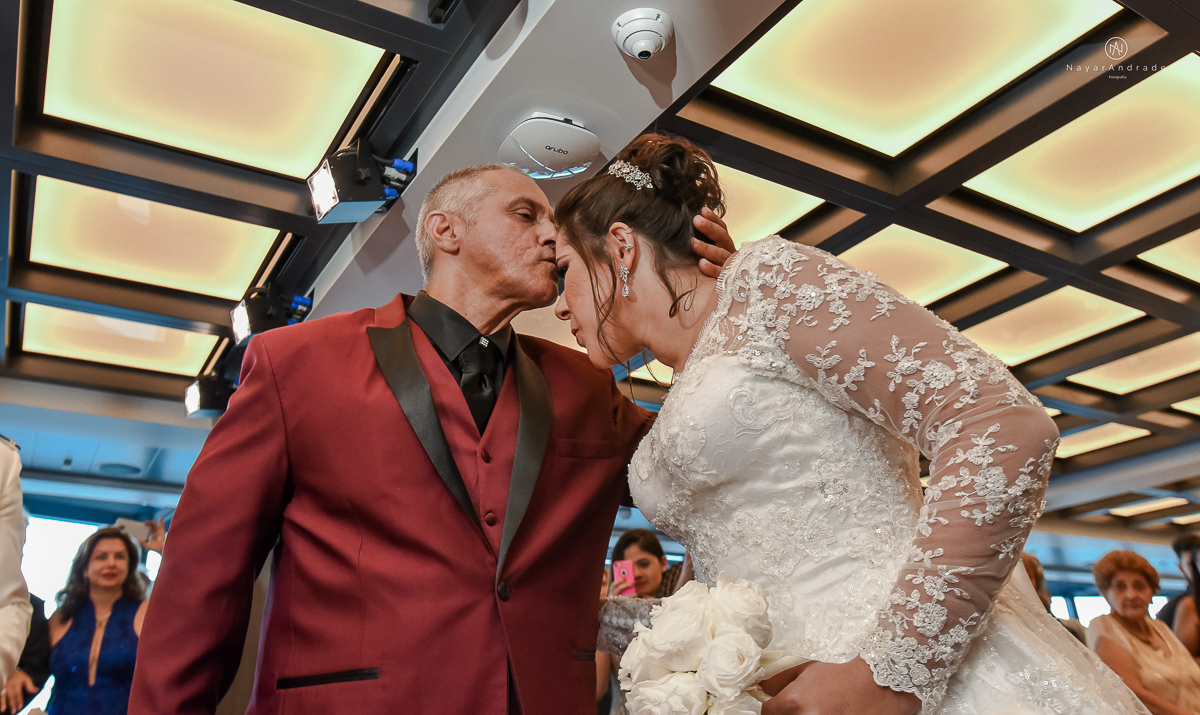 casamento no navio msc seaview noivo bombeiro usando farda fotografia feita pela fotografa nayara andrade de santos festa no navio de casamento