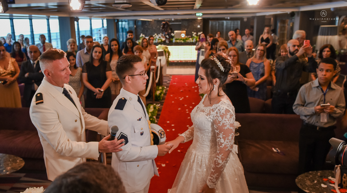 casamento no navio msc seaview noivo bombeiro usando farda fotografia feita pela fotografa nayara andrade de santos festa no navio de casamento