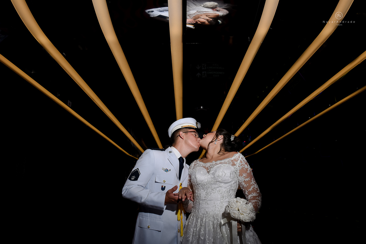 casamento no navio msc seaview noivo bombeiro usando farda fotografia feita pela fotografa nayara andrade de santos festa no navio de casamento