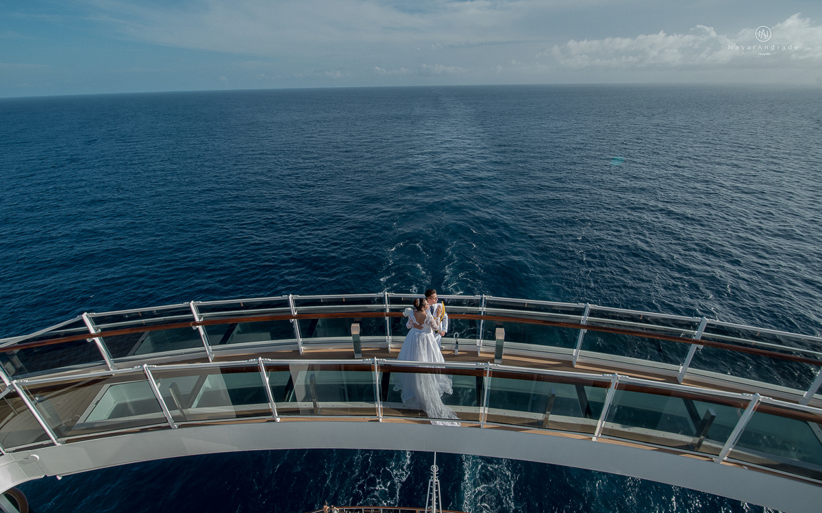 casamento no navio msc seaview noivo bombeiro usando farda fotografia feita pela fotografa nayara andrade de santos festa no navio de casamento