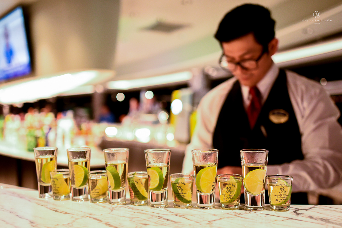 casamento no navio msc seaview noivo bombeiro usando farda fotografia feita pela fotografa nayara andrade de santos festa no navio de casamento