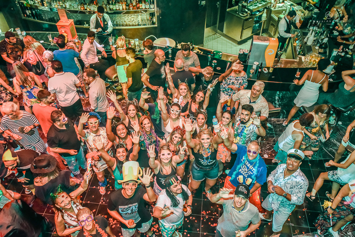 casamento no navio msc seaview noivo bombeiro usando farda fotografia feita pela fotografa nayara andrade de santos festa no navio de casamento