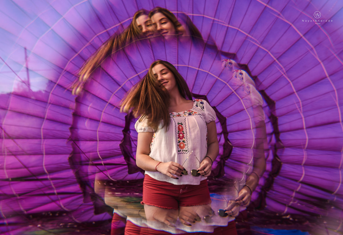 ensaio fotografico teen session debutante no parque andando a cavalos e voando de balao colorido no interior de sao paulo