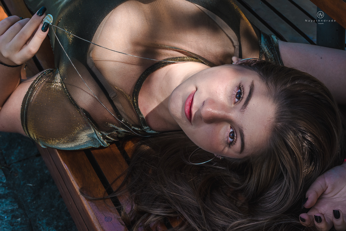 ensaio fotografico teen session debutante no parque andando a cavalos e voando de balao colorido no interior de sao paulo