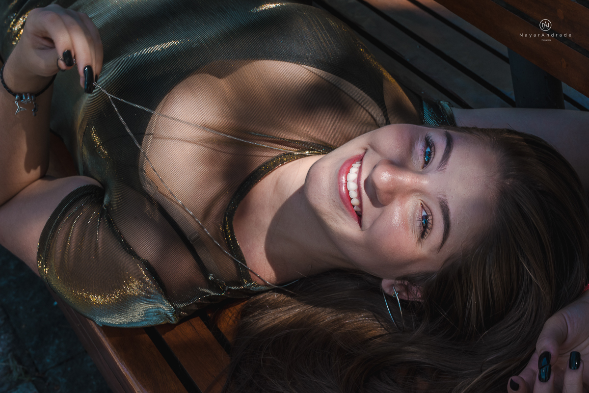 ensaio fotografico teen session debutante no parque andando a cavalos e voando de balao colorido no interior de sao paulo