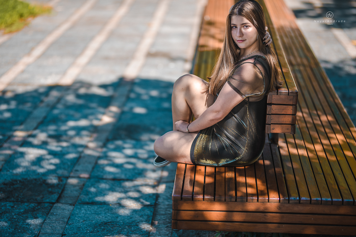 ensaio fotografico teen session debutante no parque andando a cavalos e voando de balao colorido no interior de sao paulo