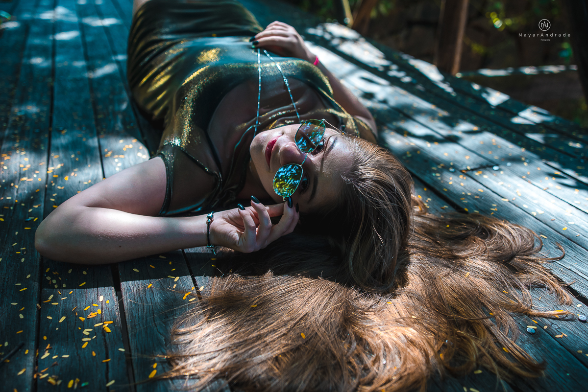 ensaio fotografico teen session debutante no parque andando a cavalos e voando de balao colorido no interior de sao paulo