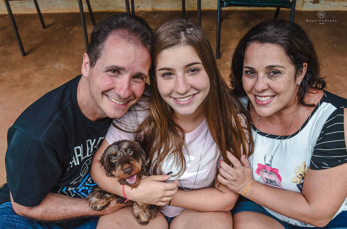 ensaio fotografico teen session debutante no parque andando a cavalos e voando de balao colorido no interior de sao paulo