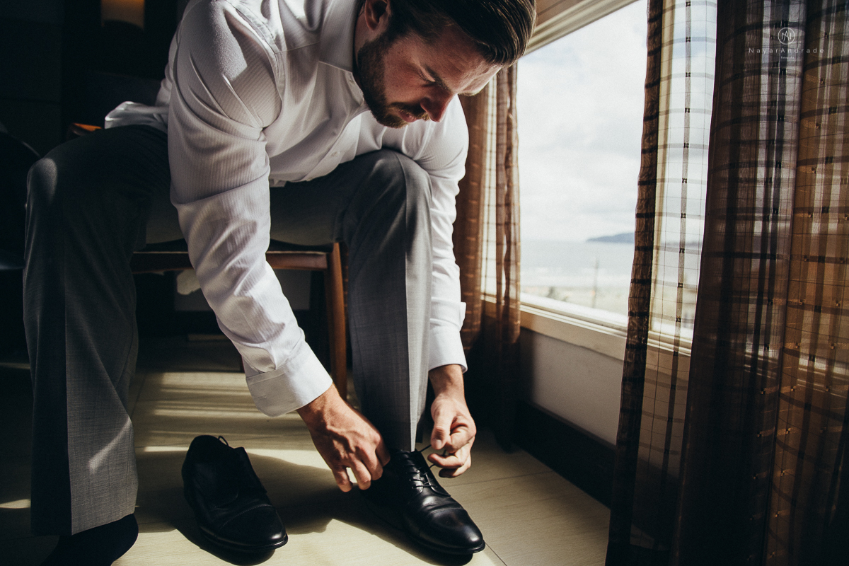 casamento rustico de tarde no salao plataforma na ilha porchat em santos sao vicente decoracao colorida e florida noivo canadense noiva brasileira tons claros  fotografa nayara andrade fotografia fotografa premiada