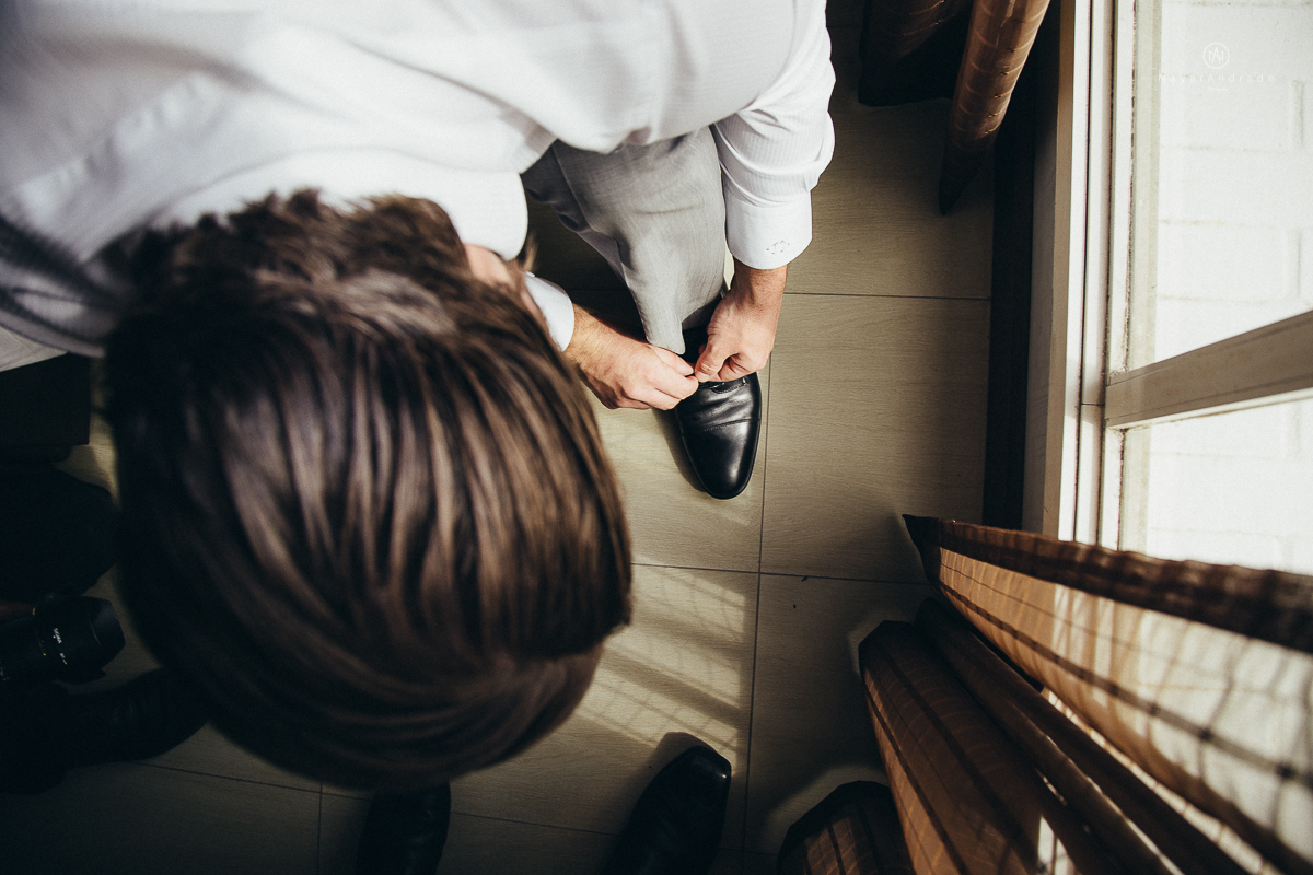 casamento rustico de tarde no salao plataforma na ilha porchat em santos sao vicente decoracao colorida e florida noivo canadense noiva brasileira tons claros  fotografa nayara andrade fotografia fotografa premiada