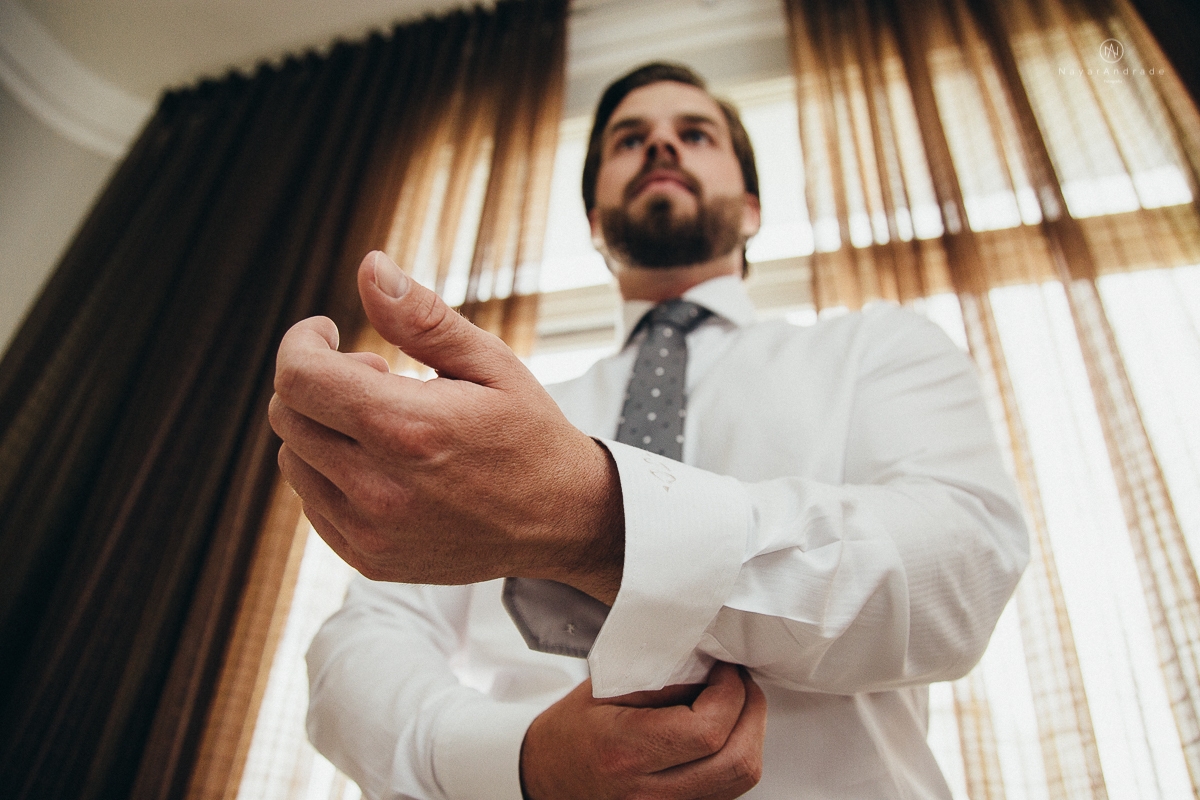 casamento rustico de tarde no salao plataforma na ilha porchat em santos sao vicente decoracao colorida e florida noivo canadense noiva brasileira tons claros  fotografa nayara andrade fotografia fotografa premiada