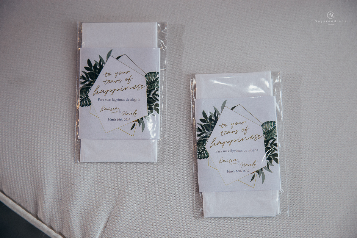casamento rustico de tarde no salao plataforma na ilha porchat em santos sao vicente decoracao colorida e florida noivo canadense noiva brasileira tons claros  fotografa nayara andrade fotografia fotografa premiada