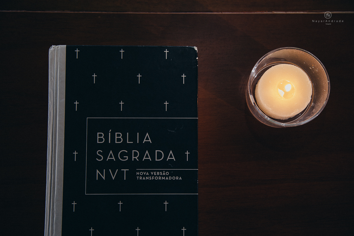 casamento rustico de tarde no salao plataforma na ilha porchat em santos sao vicente decoracao colorida e florida noivo canadense noiva brasileira tons claros  fotografa nayara andrade fotografia fotografa premiada