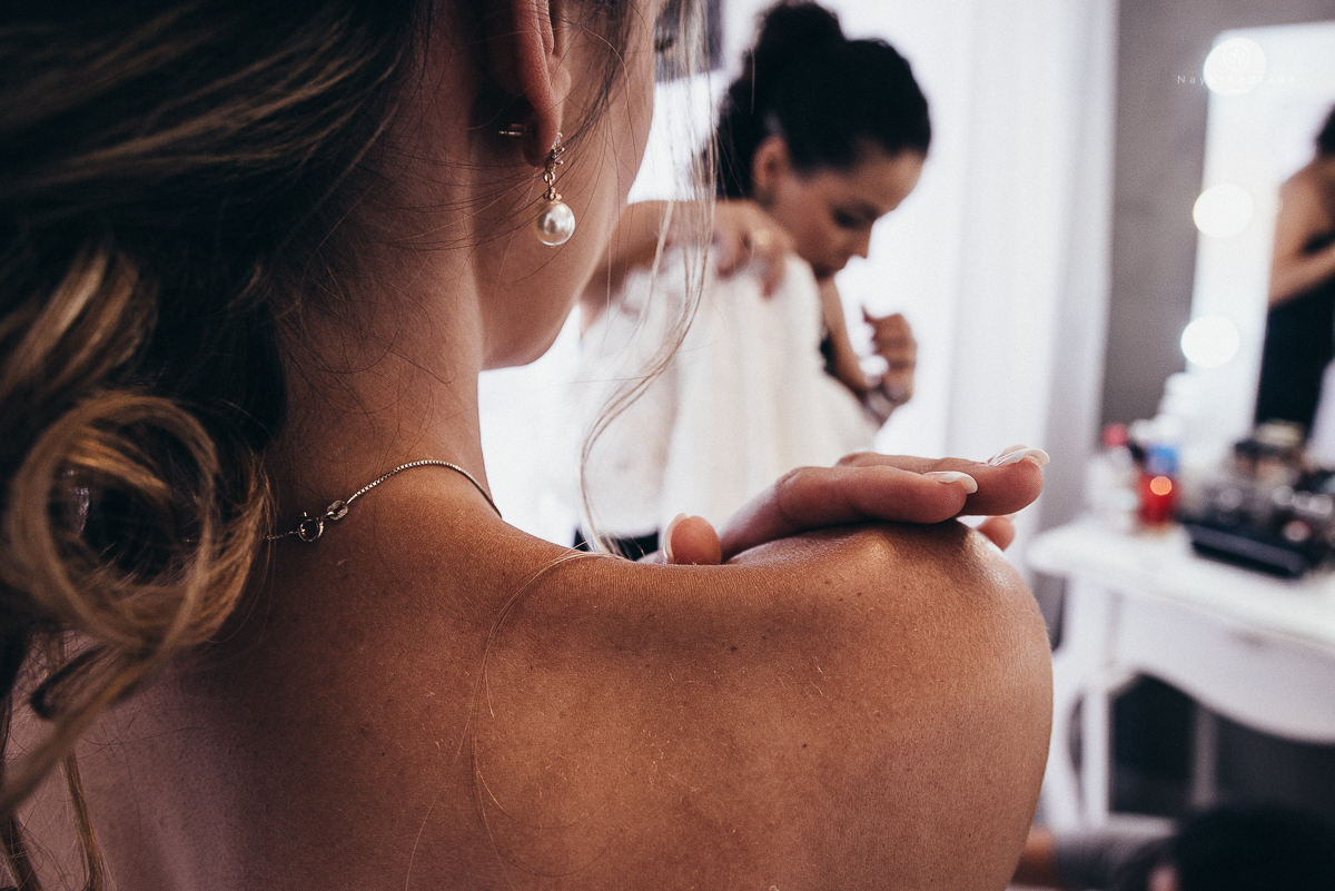 casamento rustico de tarde no salao plataforma na ilha porchat em santos sao vicente decoracao colorida e florida noivo canadense noiva brasileira tons claros  fotografa nayara andrade fotografia fotografa premiada