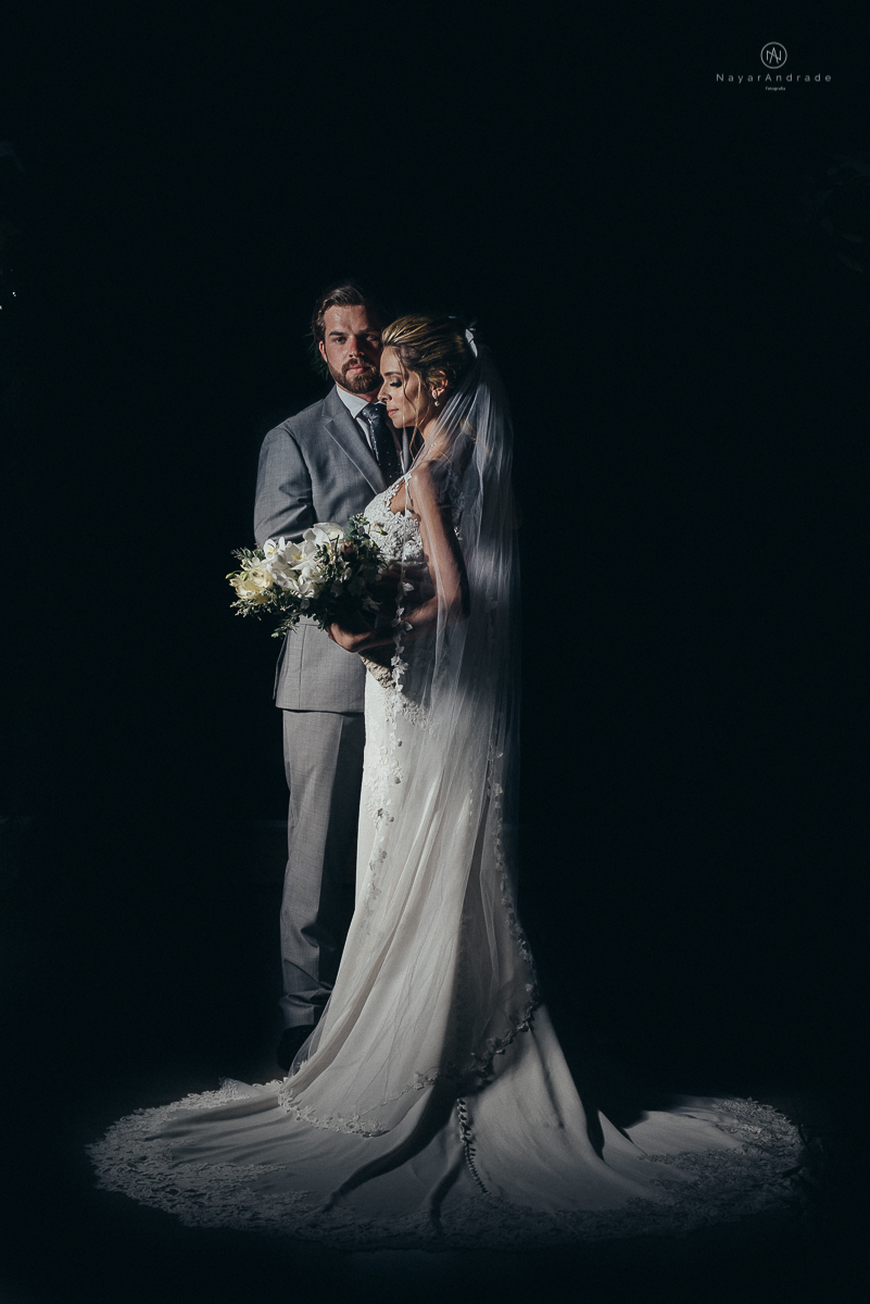 casamento rustico de tarde no salao plataforma na ilha porchat em santos sao vicente decoracao colorida e florida noivo canadense noiva brasileira tons claros  fotografa nayara andrade fotografia fotografa premiada
