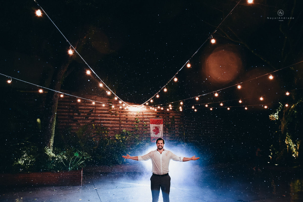 casamento rustico de tarde no salao plataforma na ilha porchat em santos sao vicente decoracao colorida e florida noivo canadense noiva brasileira tons claros  fotografa nayara andrade fotografia fotografa premiada