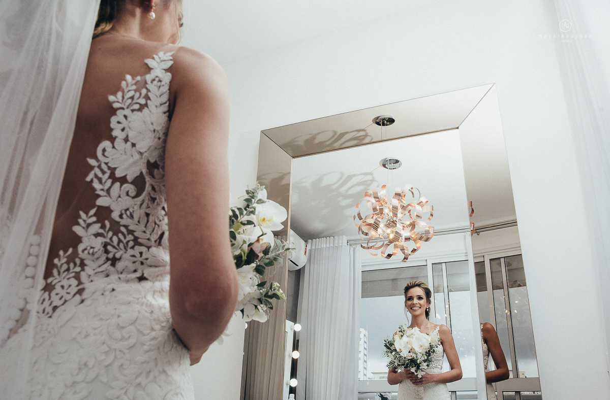 casamento rustico de tarde no salao plataforma na ilha porchat em santos sao vicente decoracao colorida e florida noivo canadense noiva brasileira tons claros  fotografa nayara andrade fotografia fotografa premiadacasamento rustico de tarde no salao plata