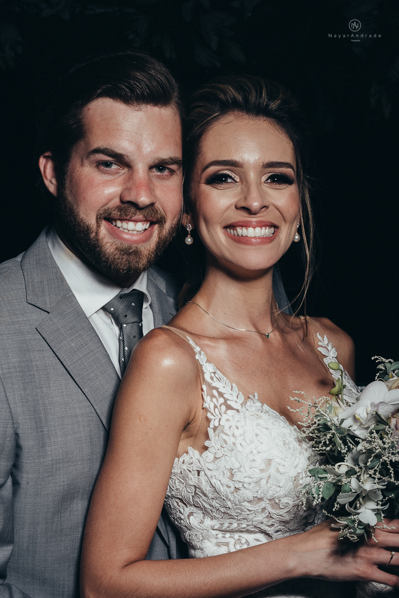 casamento rustico de tarde no salao plataforma na ilha porchat em santos sao vicente decoracao colorida e florida noivo canadense noiva brasileira tons claros  fotografa nayara andrade fotografia fotografa premiada