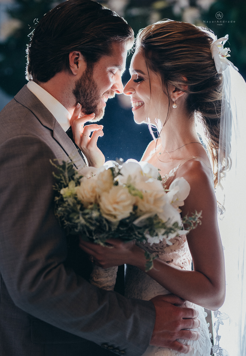casamento rustico de tarde no salao plataforma na ilha porchat em santos sao vicente decoracao colorida e florida noivo canadense noiva brasileira tons claros  fotografa nayara andrade fotografia fotografa premiada