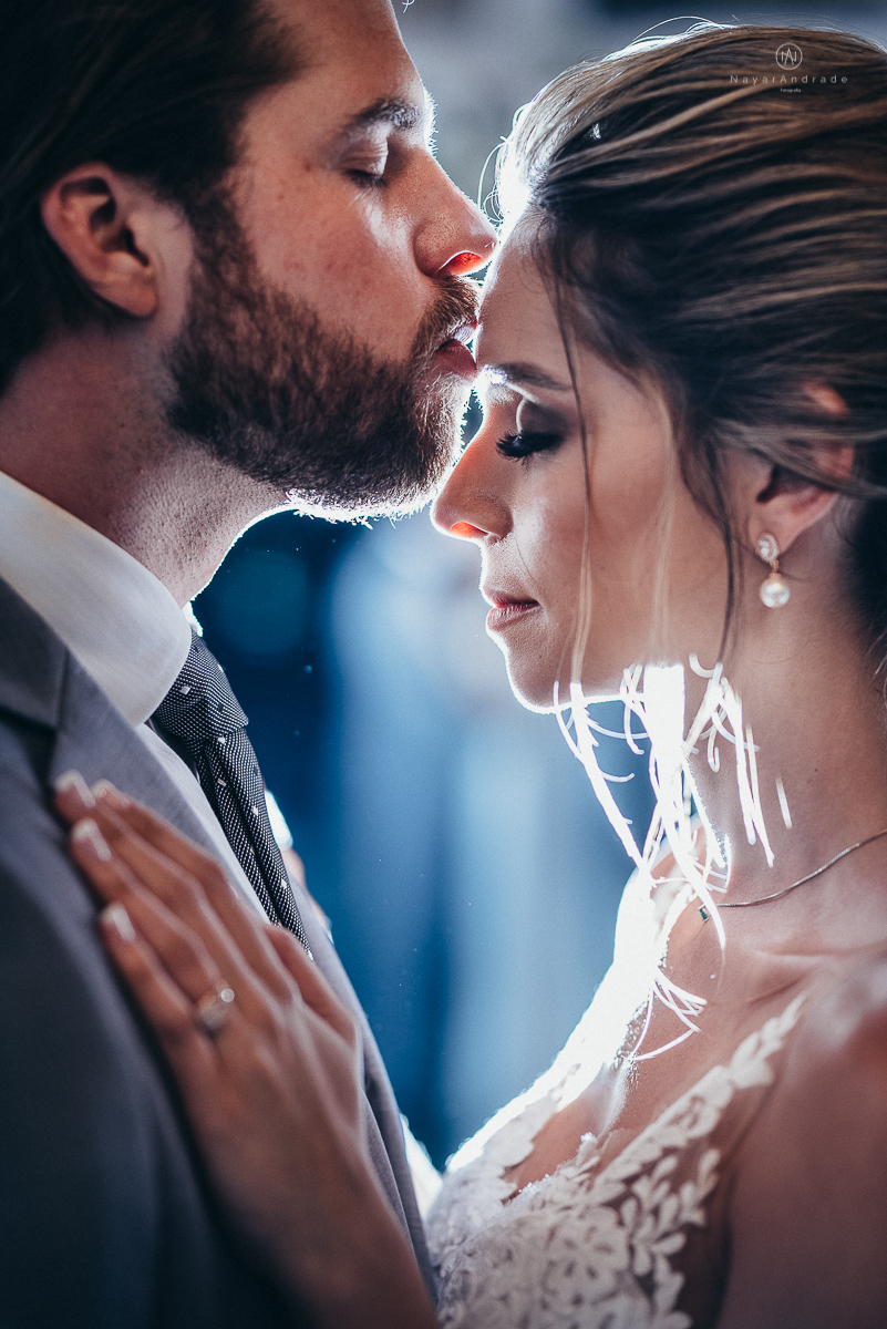 casamento rustico de tarde no salao plataforma na ilha porchat em santos sao vicente decoracao colorida e florida noivo canadense noiva brasileira tons claros  fotografa nayara andrade fotografia fotografa premiada