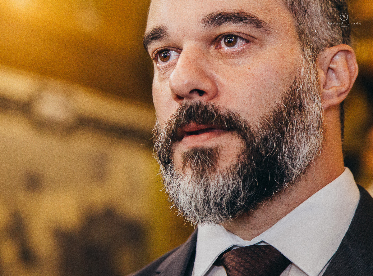 fotos de casamento na igreja santo antonio do valongo no centro de santos noiva com mantilha grande fotografa premiada internacionalmente