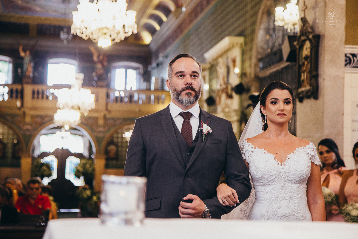 fotos de casamento na igreja santo antonio do valongo no centro de santos noiva com mantilha grande fotografa premiada internacionalmente