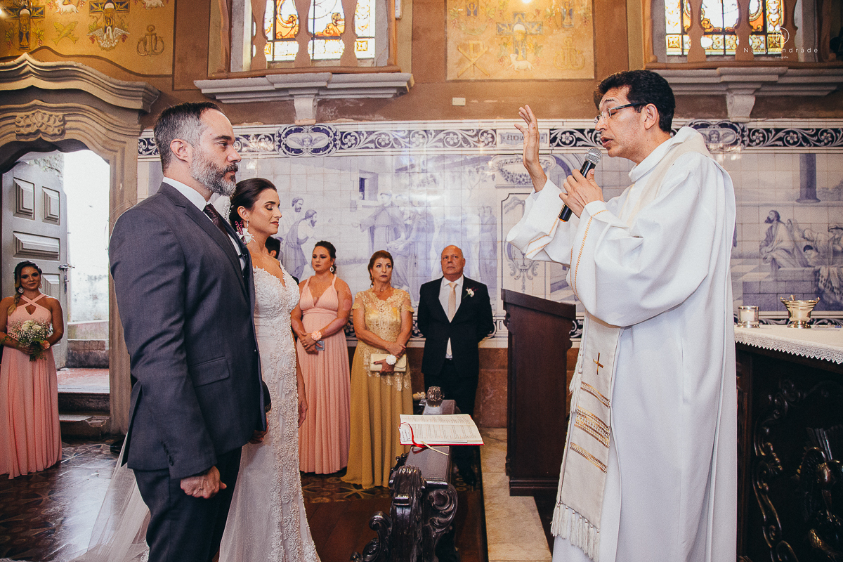 fotos de casamento na igreja santo antonio do valongo no centro de santos noiva com mantilha grande fotografa premiada internacionalmente