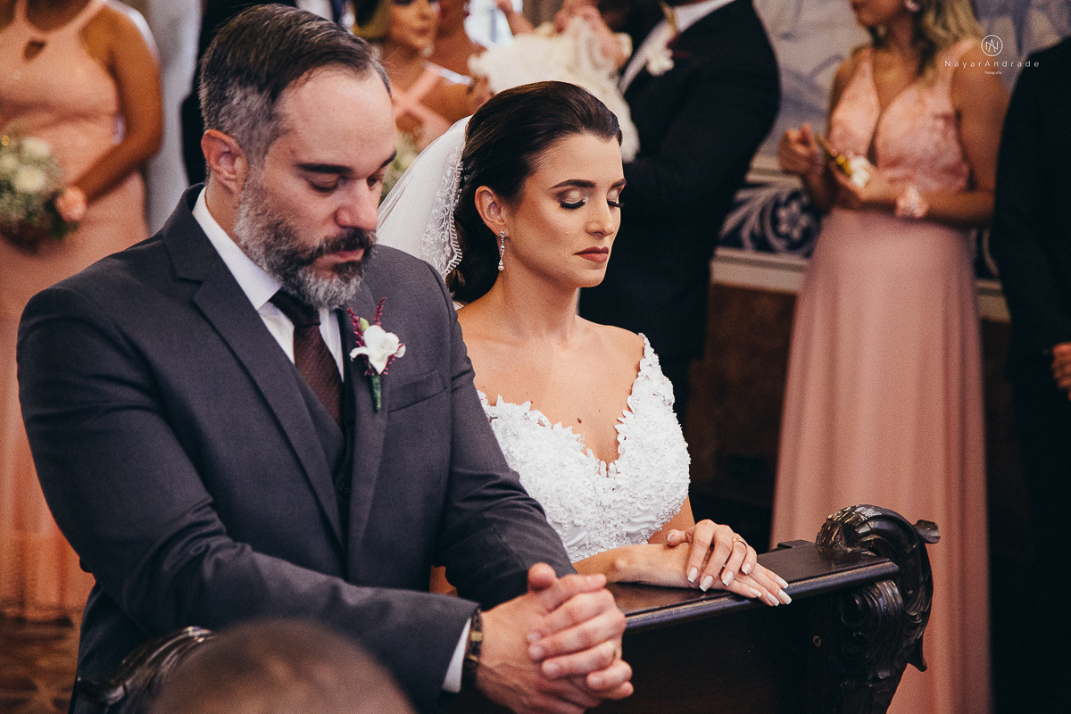 fotos de casamento na igreja santo antonio do valongo no centro de santos noiva com mantilha grande fotografa premiada internacionalmente