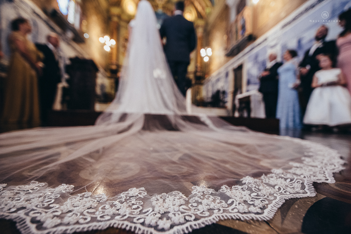 fotos de casamento na igreja santo antonio do valongo no centro de santos noiva com mantilha grande fotografa premiada internacionalmente