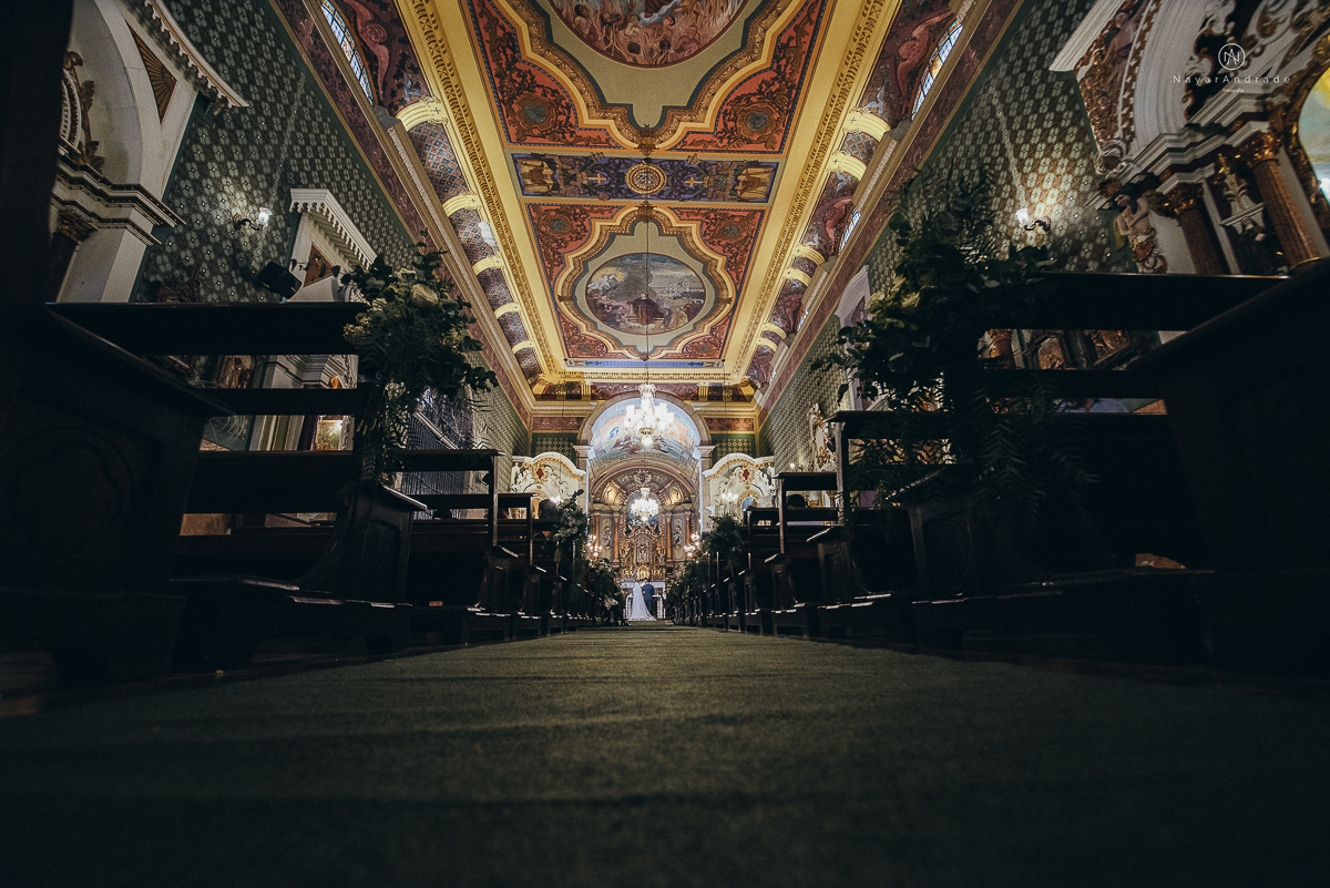 fotos de casamento na igreja santo antonio do valongo no centro de santos noiva com mantilha grande fotografa premiada internacionalmente