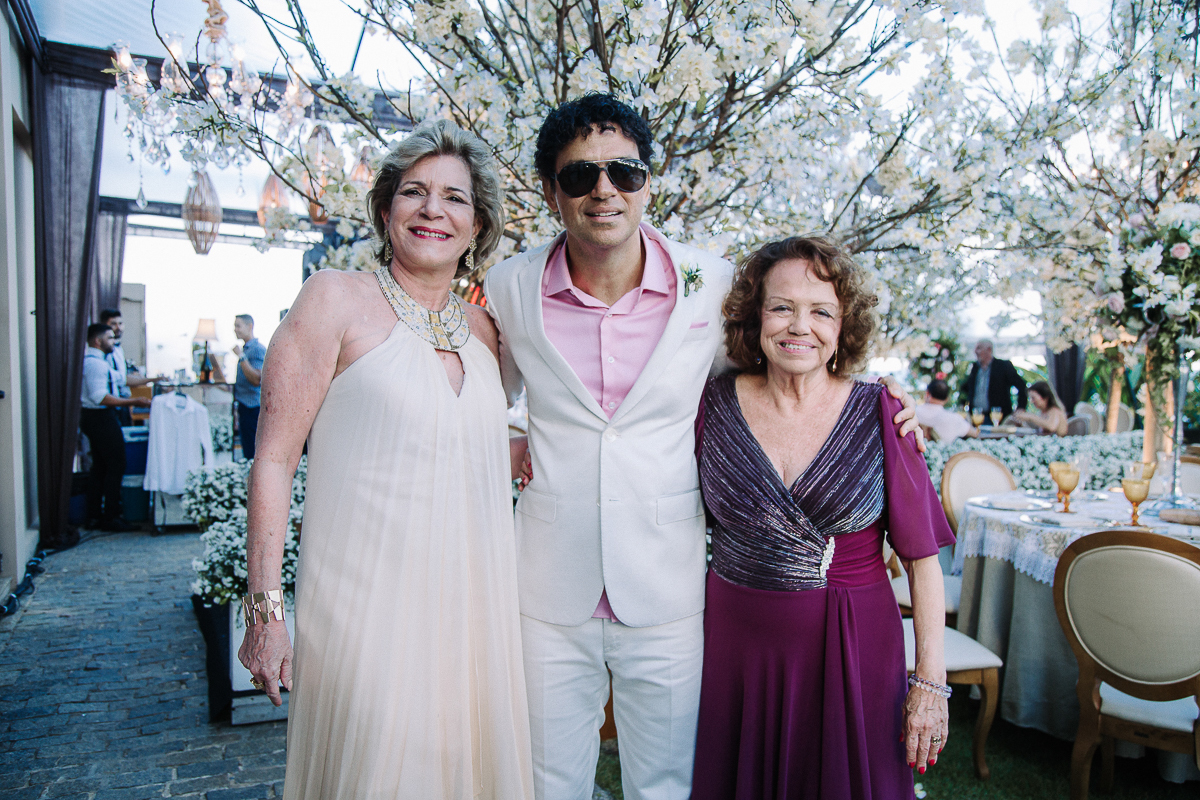 Detalhes de roupa making of do cantor JOrge Vercillo em seu casamento em salvador bahia pelas lentes de Nayara Andrade fotografia