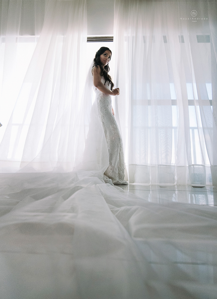 Detalhes e retratos da noiva MArtha suarez no seu making of em salvador bahia casamento MArtha e JOrge vercillo