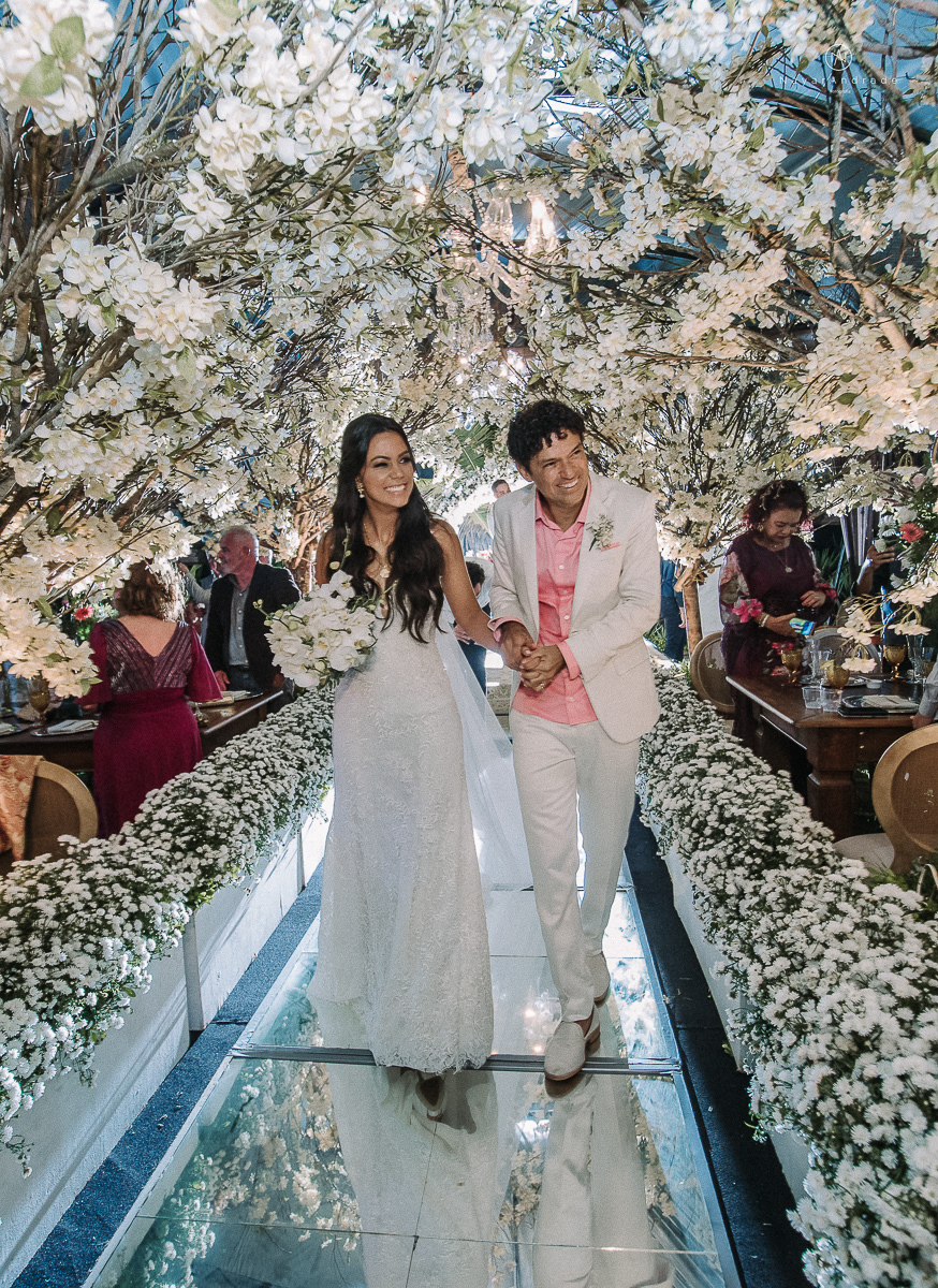 cerimonia de casamento do cantor Jorge Vercillo e Martha Suarez em Salvador bahia casamento na praia de itapua no resort catussaba pelas lentes de nayara andrade fotografia