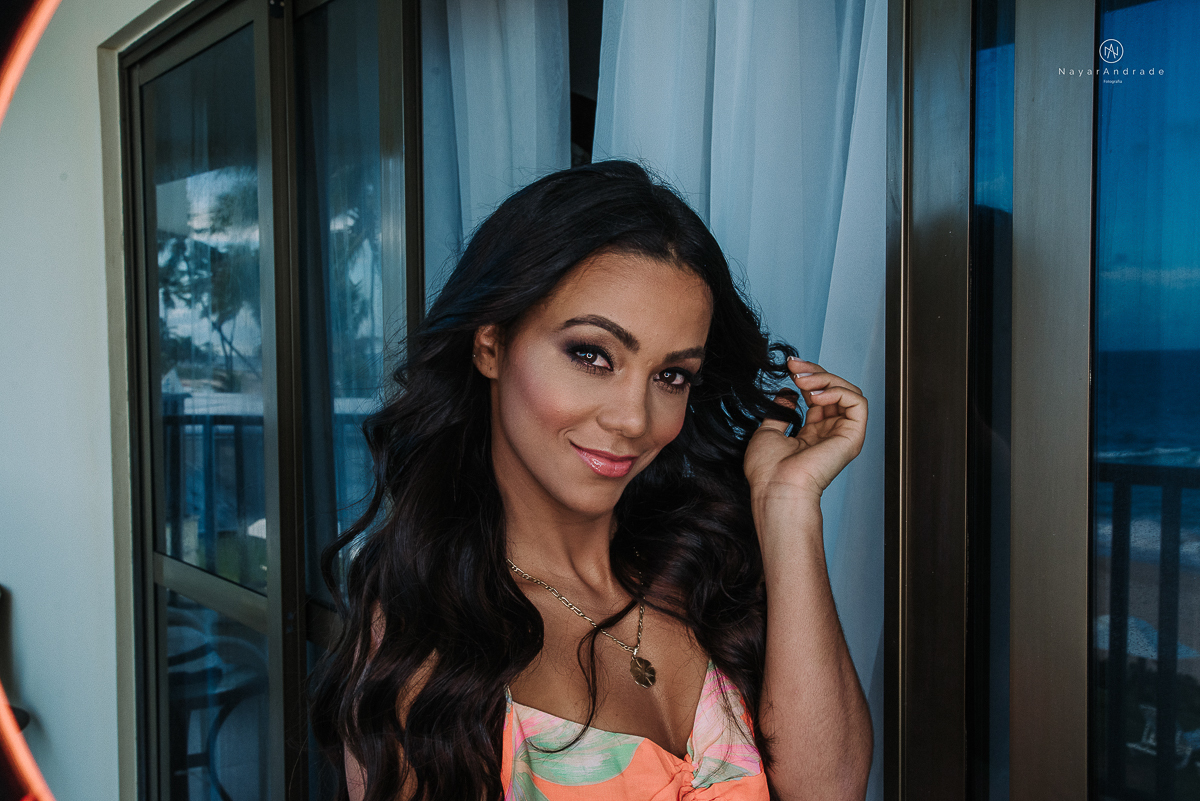 Detalhes e retratos da noiva MArtha suarez no seu making of em salvador bahia casamento MArtha e JOrge vercillo