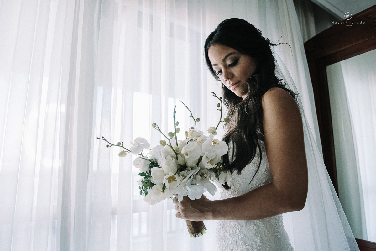 Detalhes e retratos da noiva MArtha suarez no seu making of em salvador bahia casamento MArtha e JOrge vercillo