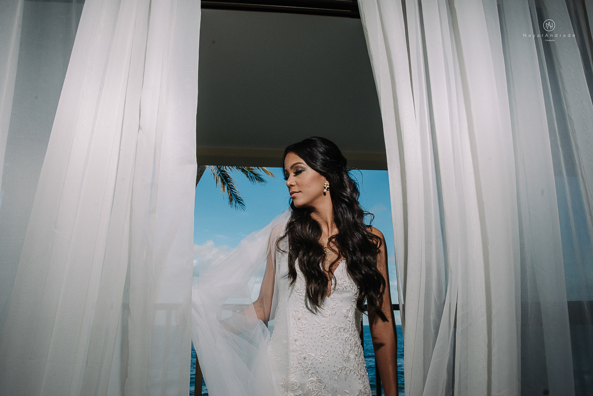 Detalhes e retratos da noiva MArtha suarez no seu making of em salvador bahia casamento MArtha e JOrge vercillo