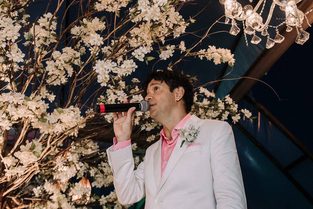 cerimonia de casamento do cantor Jorge Vercillo e Martha Suarez em Salvador bahia casamento na praia de itapua no resort catussaba pelas lentes de nayara andrade fotografia